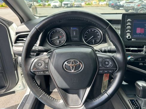 Used 2021 Toyota Camry SE FWD image 18
