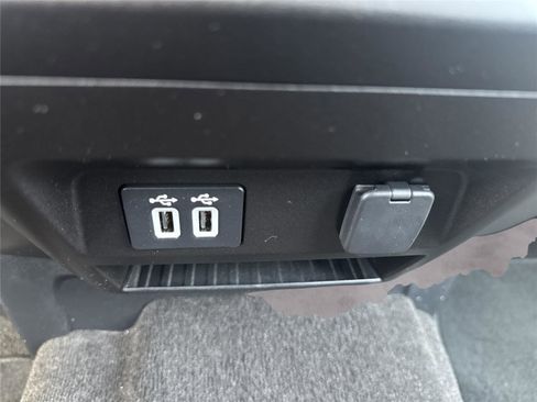 Used 2020 Ford F150 XLT w/ Equipment Group 302A Luxury AWD/4WD image 27