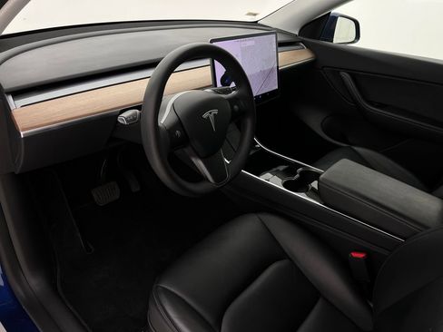 Used 2021 Tesla Model Y Long Range image 14