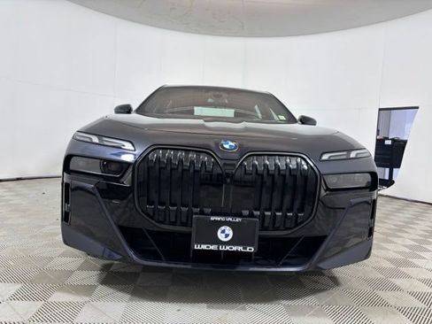 Used 2025 BMW 760i xDrive AWD/4WD image 2