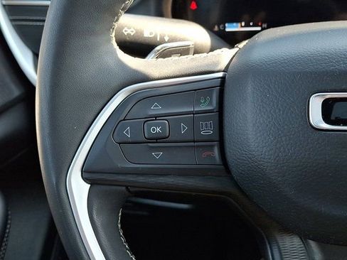 Certified 2025 Jeep Grand Cherokee Altitude image 26