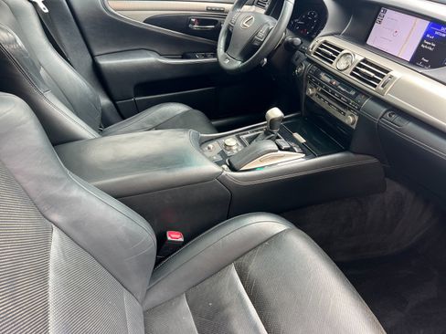 Used 2017 Lexus LS 460 F Sport w/ F Sport Package RWD image 15