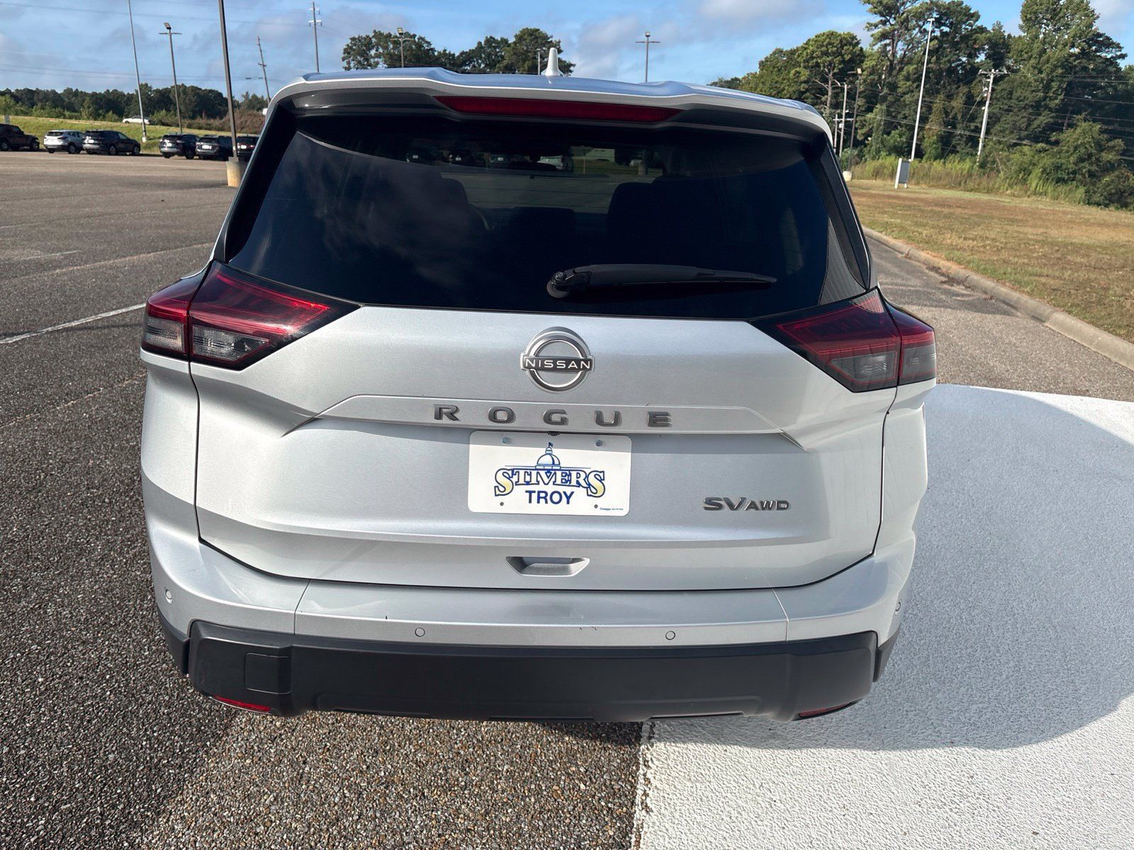 Used 2024 Nissan Rogue SV AWD/4WD image 4