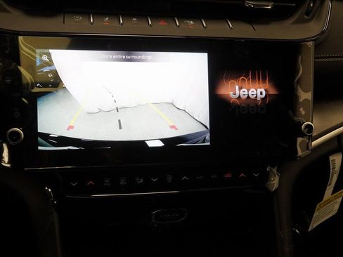 New 2026 Jeep Grand Cherokee Altitude AWD/4WD image 23