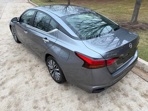 Used 2023 Nissan Altima 2.5 SV image 16