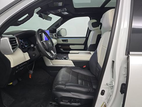 Used 2023 Toyota Sequoia Capstone AWD/4WD image 7