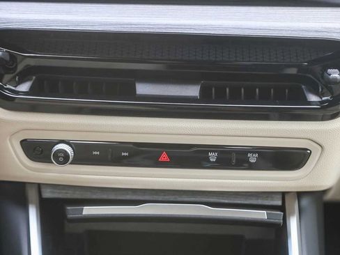 New 2026 BMW 330i Sedan w/ Premium Package image 10