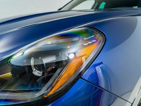 Used 2025 Maserati Grecale Modena image 41