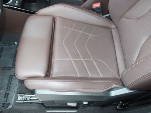 Used 2024 BMW X1 xDrive28i w/ Technology Package image 13