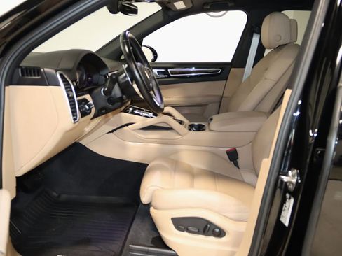 Used 2022 Porsche Cayenne Platinum Edition AWD/4WD image 37