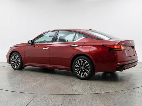 Used 2025 Nissan Altima 2.5 SV image 6