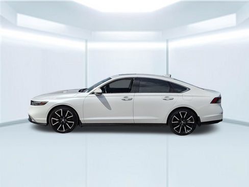 Used 2024 Honda Accord Touring image 2