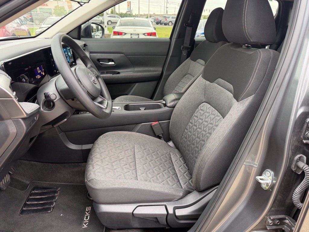 Used 2026 Nissan Kicks SV FWD image 9