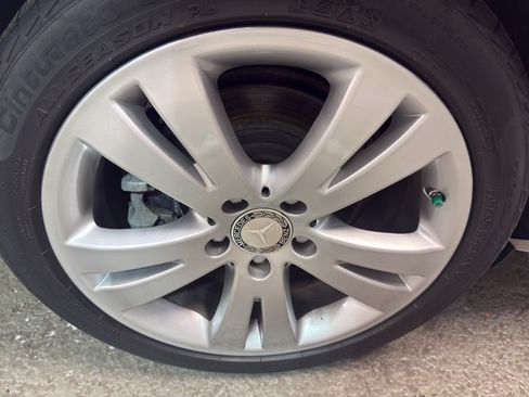 Used 2011 Mercedes-Benz C 300 4MATIC Sedan image 38