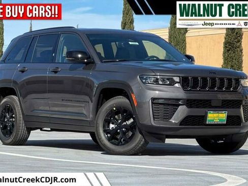 New 2026 Jeep Grand Cherokee Altitude AWD/4WD image 1