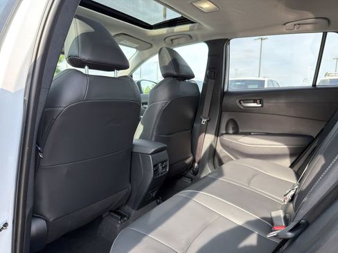 Used 2024 Toyota Corolla Cross XLE w/ Convenience Package FWD image 12