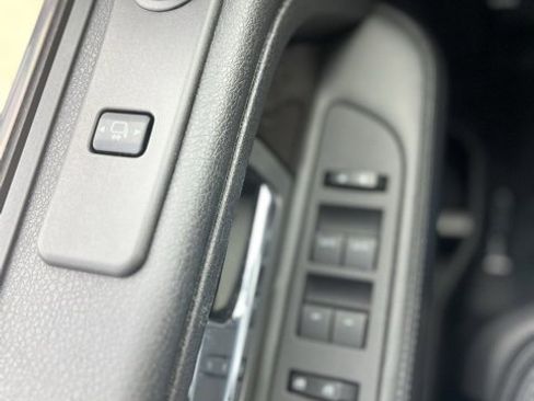 Used 2013 Ford F150 Platinum image 21