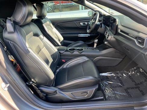 Used 2025 Ford Mustang Premium RWD image 18