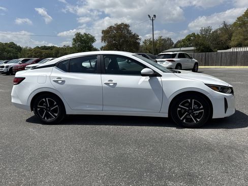 Used 2024 Nissan Sentra SV FWD image 6