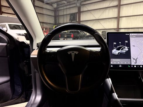 Used 2019 Tesla Model 3 Long Range AWD/4WD image 30