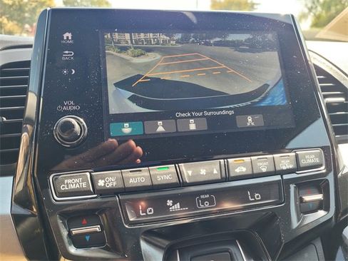 Certified 2024 Honda Odyssey Touring image 21