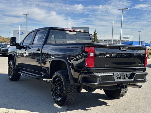 Used 2024 Chevrolet Silverado 2500 ZR2 w/ Technology Package image 5
