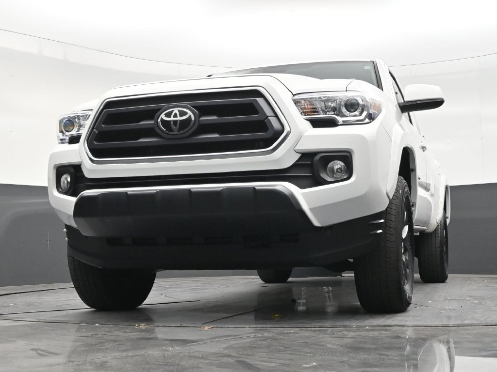 Used 2023 Toyota Tacoma SR5 w/ SR5 Appearance Package RWD image 27