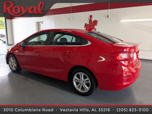 Used 2016 Chevrolet Cruze LT w/ Convenience Package FWD image 2