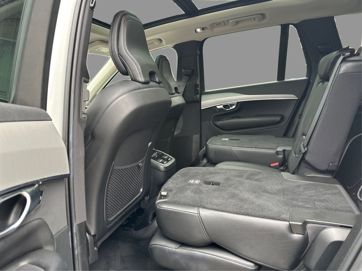 Used 2022 Volvo XC90 T5 Momentum AWD/4WD image 28