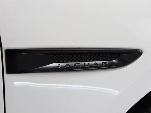 Used 2019 Jaguar F-PACE Premium AWD/4WD image 10