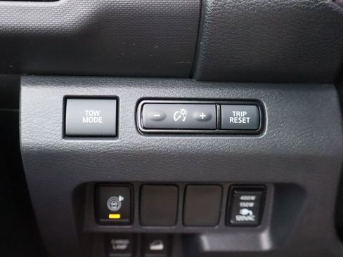 Used 2023 Nissan Frontier PRO-4X w/ Pro Convenience Package AWD/4WD image 14