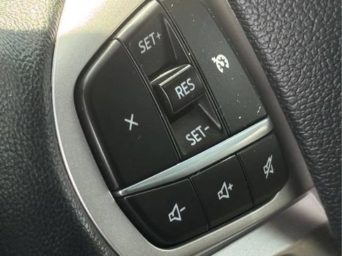 Used 2023 Ford Explorer XLT w/ Equipment Group 202A AWD/4WD image 21