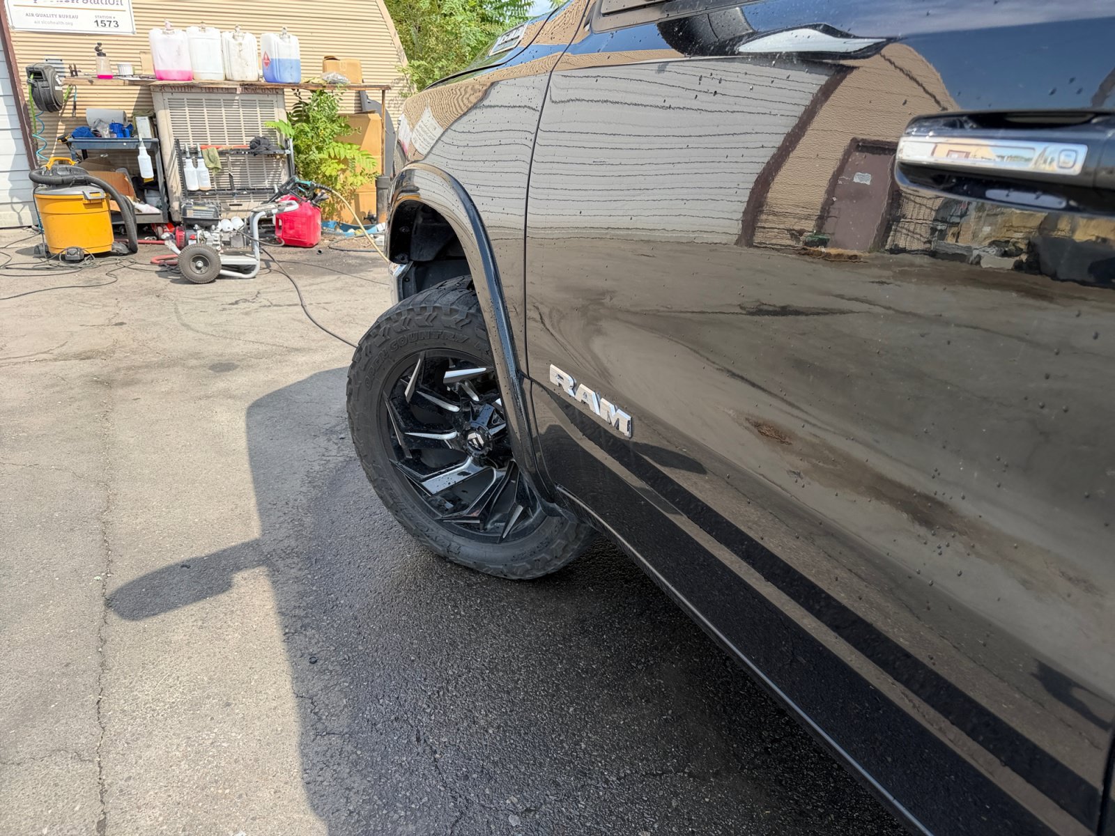 Used 2022 RAM 1500 Laramie AWD/4WD image 33