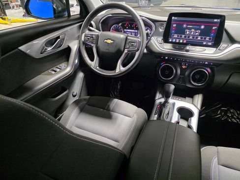 Used 2025 Chevrolet Blazer LT w/ Convenience Package FWD image 19