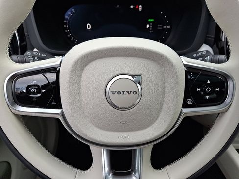 New 2026 Volvo XC60 T8 Ultra w/ Protection Package Premier image 10