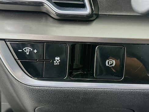Used 2023 Kia Sportage EX image 17
