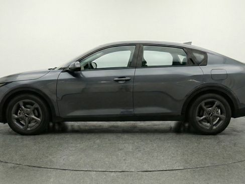 Used 2025 Kia K4 LXS image 5