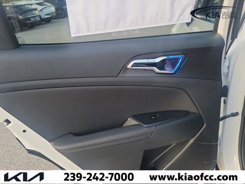 New 2026 Kia Sportage EX w/ EX Panorama Roof Package FWD image 12