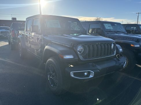 New 2026 Jeep Gladiator Sport AWD/4WD image 3