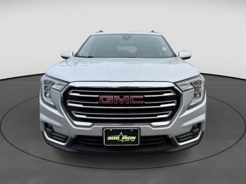 Used 2022 GMC Terrain SLT image 2