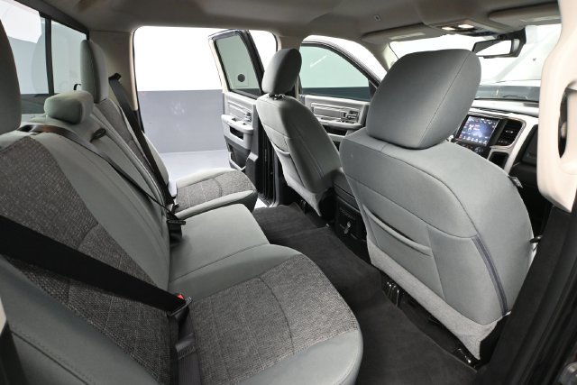 Used 2018 RAM 1500 Big Horn AWD/4WD image 32
