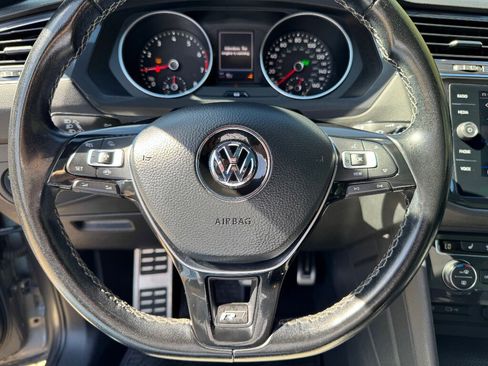 Used 2021 Volkswagen Tiguan SE image 15