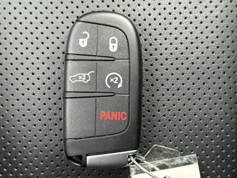 Used 2025 Dodge Durango GT image 30