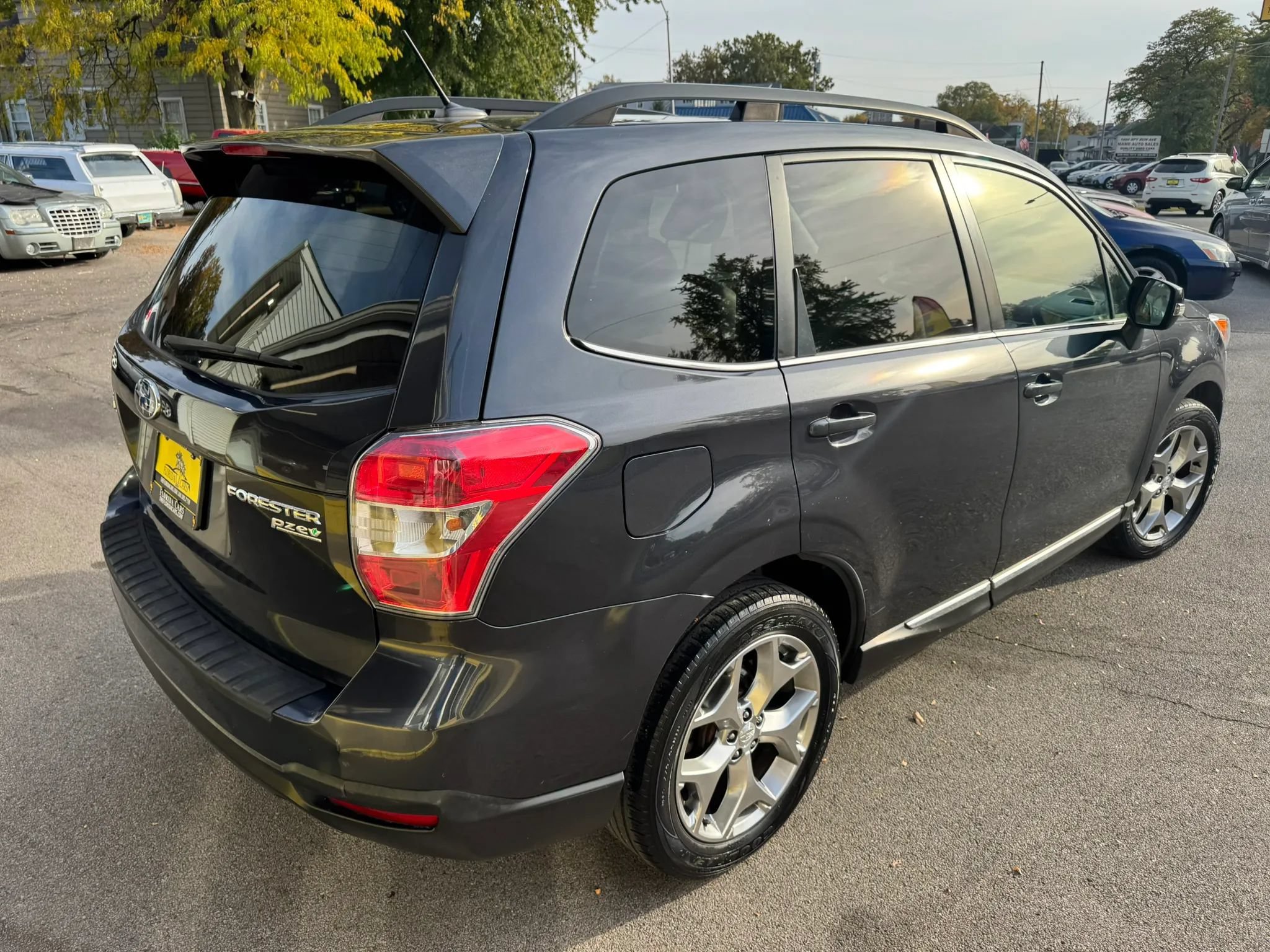 Used 2015 Subaru Forester 2.5i Touring w/ Eyesight & Navigation System AWD/4WD image 8