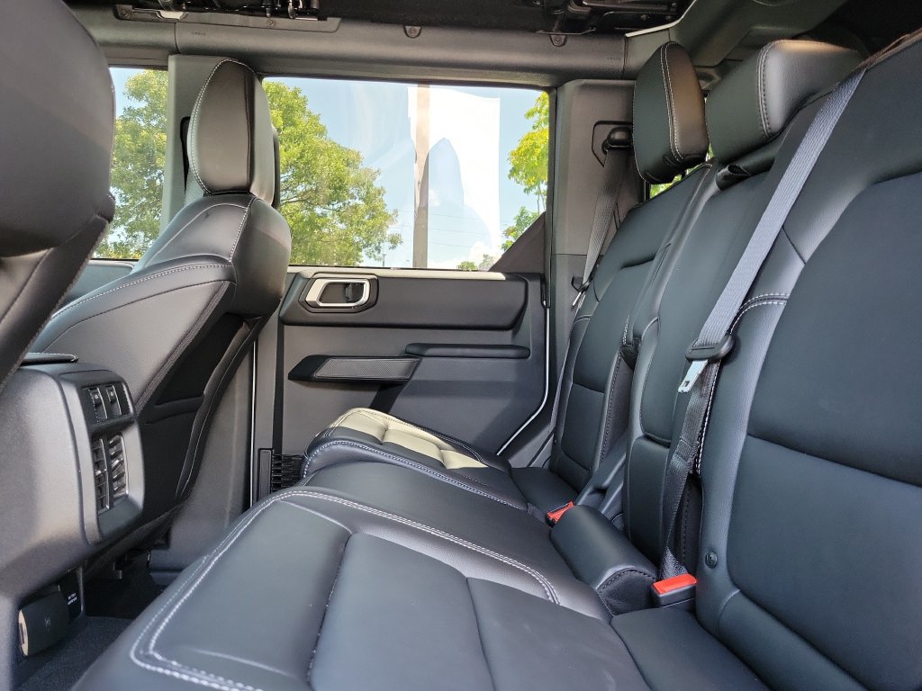 Used 2026 Ford Bronco Outer Banks AWD/4WD image 15