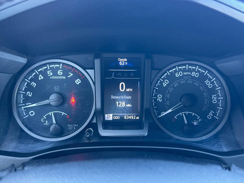 Used 2023 Toyota Tacoma TRD Off-Road AWD/4WD image 33