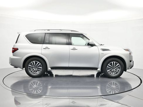 Used 2021 Nissan Armada SL w/ Captain's Chairs Package AWD/4WD image 4