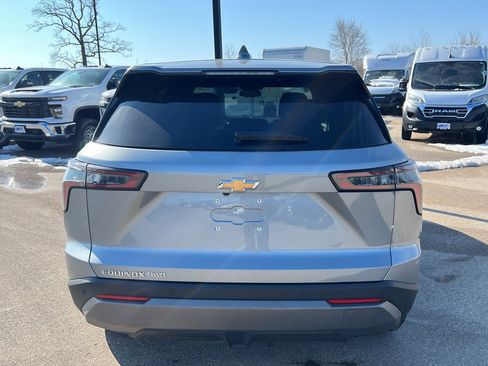 Used 2025 Chevrolet Equinox LT image 4