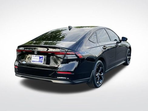 Certified 2025 Honda Accord SE image 6