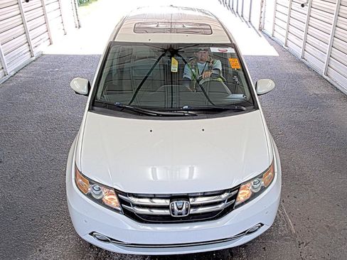 Used 2014 Honda Odyssey Touring image 2